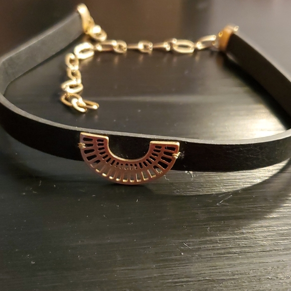 Choker - Picture 3 of 5